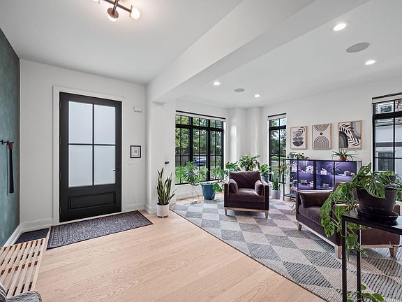 3rd image of 733 Wimbleton Dr