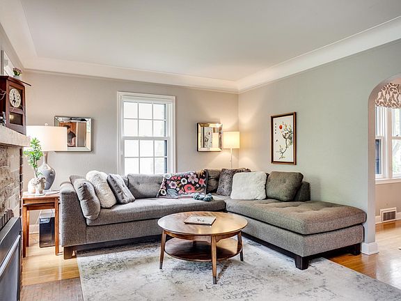 3rd image of 5424 Columbus Ave