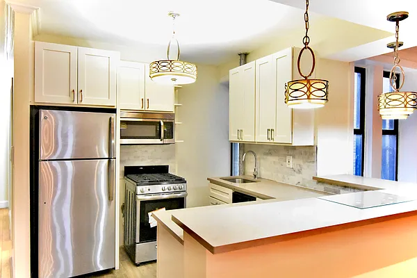 Rented by Bohemia Realty Group | media 18