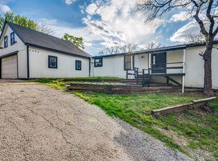 5402 Blessing Ln, Fort Worth, TX 76140