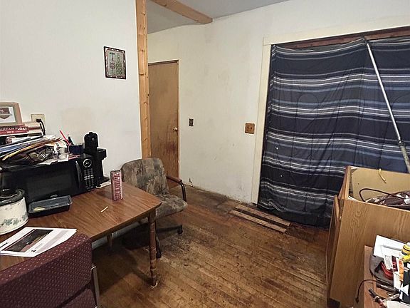 5th image of 2233 Joliet St