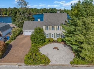 121 Timberlake Dr, Manahawkin, NJ 08050