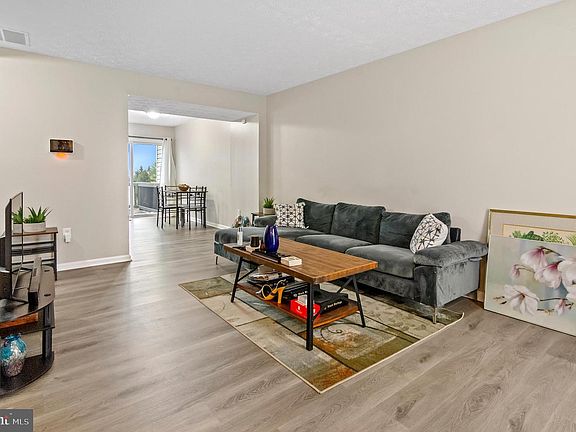 2nd image of 4516 Donatello Sq