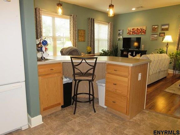 5th image of 73 Saratoga Rd APT 1