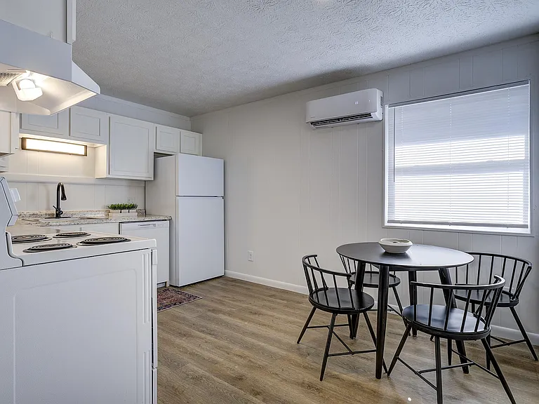 102 Diane Ln #226 — Photo 4