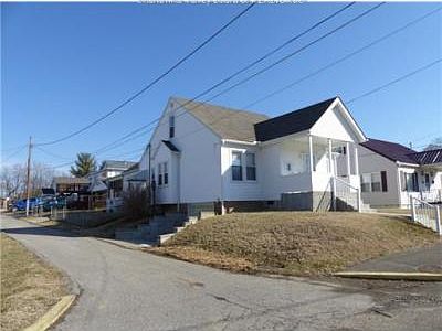 1st image of 920 Lee St