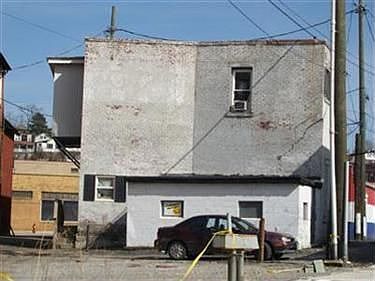 2nd image of 116 Potters Ln