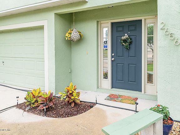 Quaint front entry