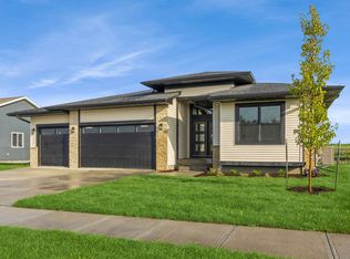 Sydney B Plan, Trail Ridge Estates, Solon, IA 52333