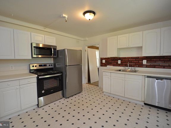 2nd image of 6201 Shady Side Rd