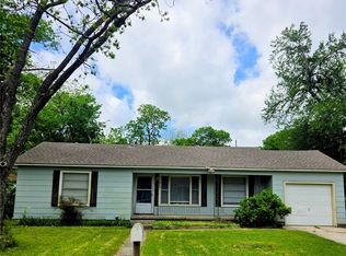 1813 Throckmorton St, Gainesville, TX 76240