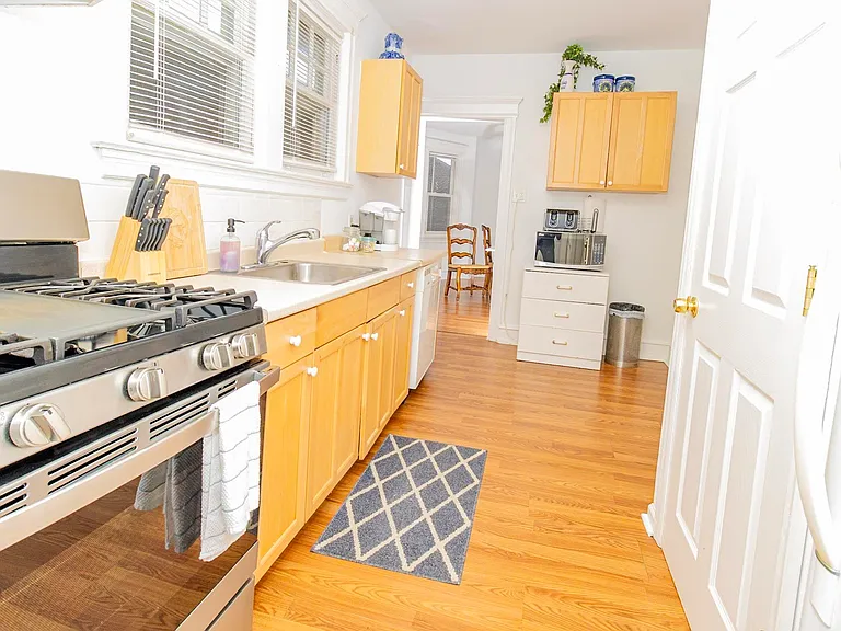 5 N Newport Ave #B — Photo 6