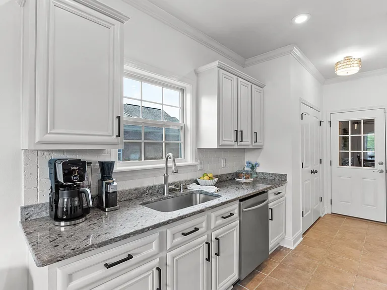 107 Hampton Meadows Dr — Photo 14
