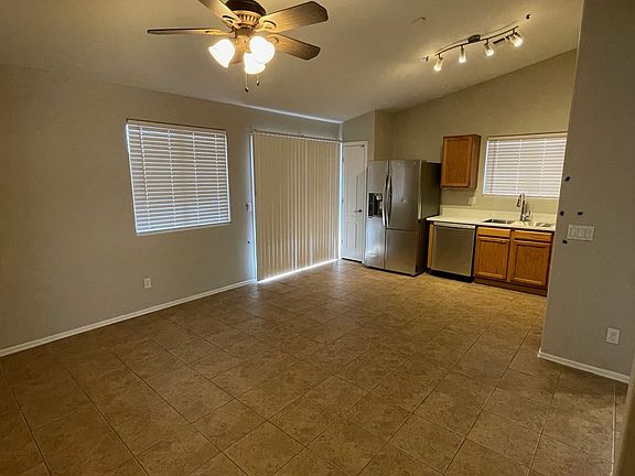 Kitchen/Dining Room Area