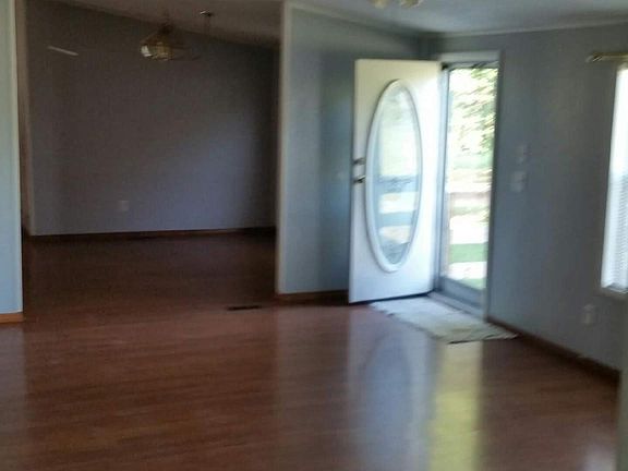 3rd image of 27 Cactus Cir N
