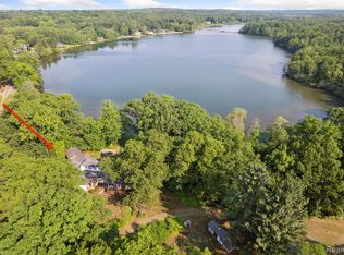 4300 W Bacon Rd, Hillsdale, MI 49242