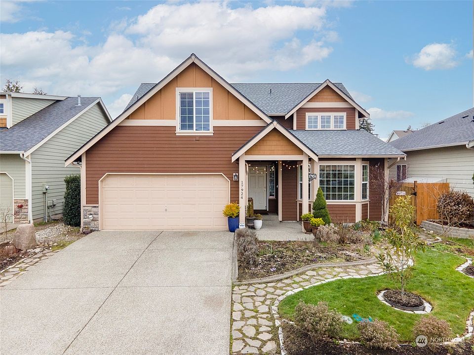 1st image of 17924 15th Avenue E