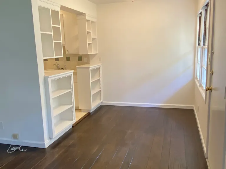335 Adams St #4 — Photo 4