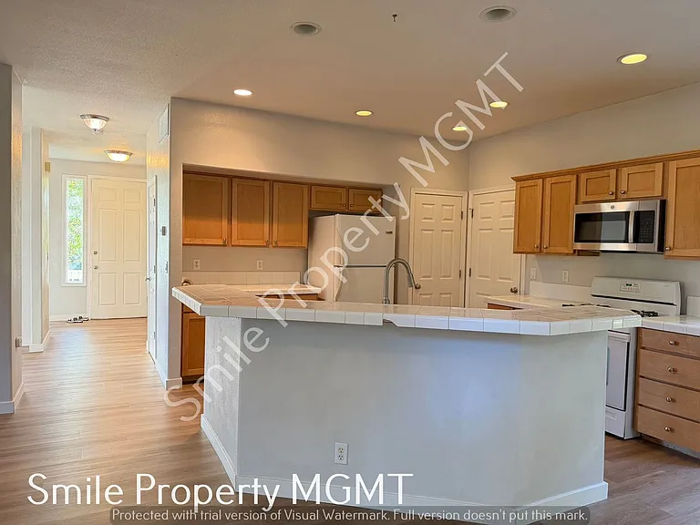 184 SW 105th Ter — Photo 5