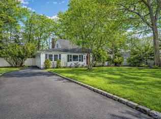 52 Grant St, East Northport, NY 11731