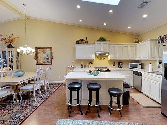 4th image of 112 Catalina Cir