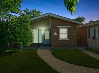 6502 Pershing Rd, Berwyn, IL 60402