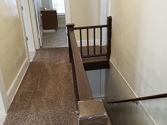 3rd image of 2537 Vine St APT 2