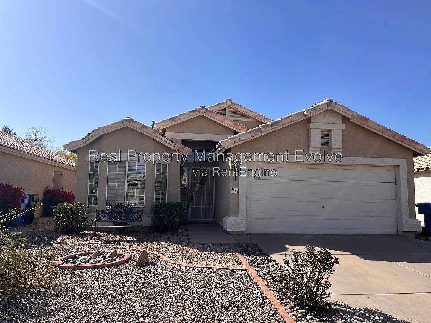 3 bed, 2.0 bath, 1522 sqft, $2,100 — Photo 2