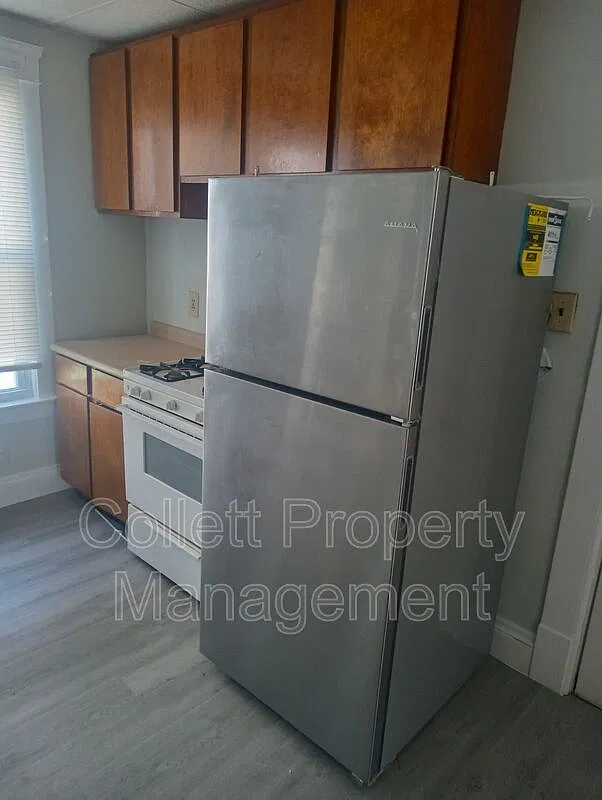 3 bed, 1.0 bath, 1078 sqft, $1,200 — Photo 3