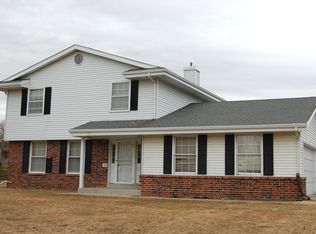 8400 W Elm Ct, Franklin, WI 53132