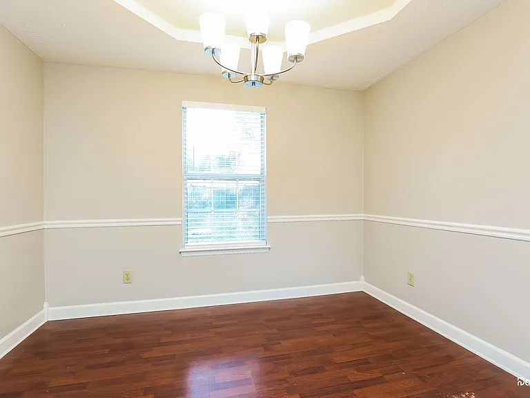302 Vernon Traylor Dr — Photo 6