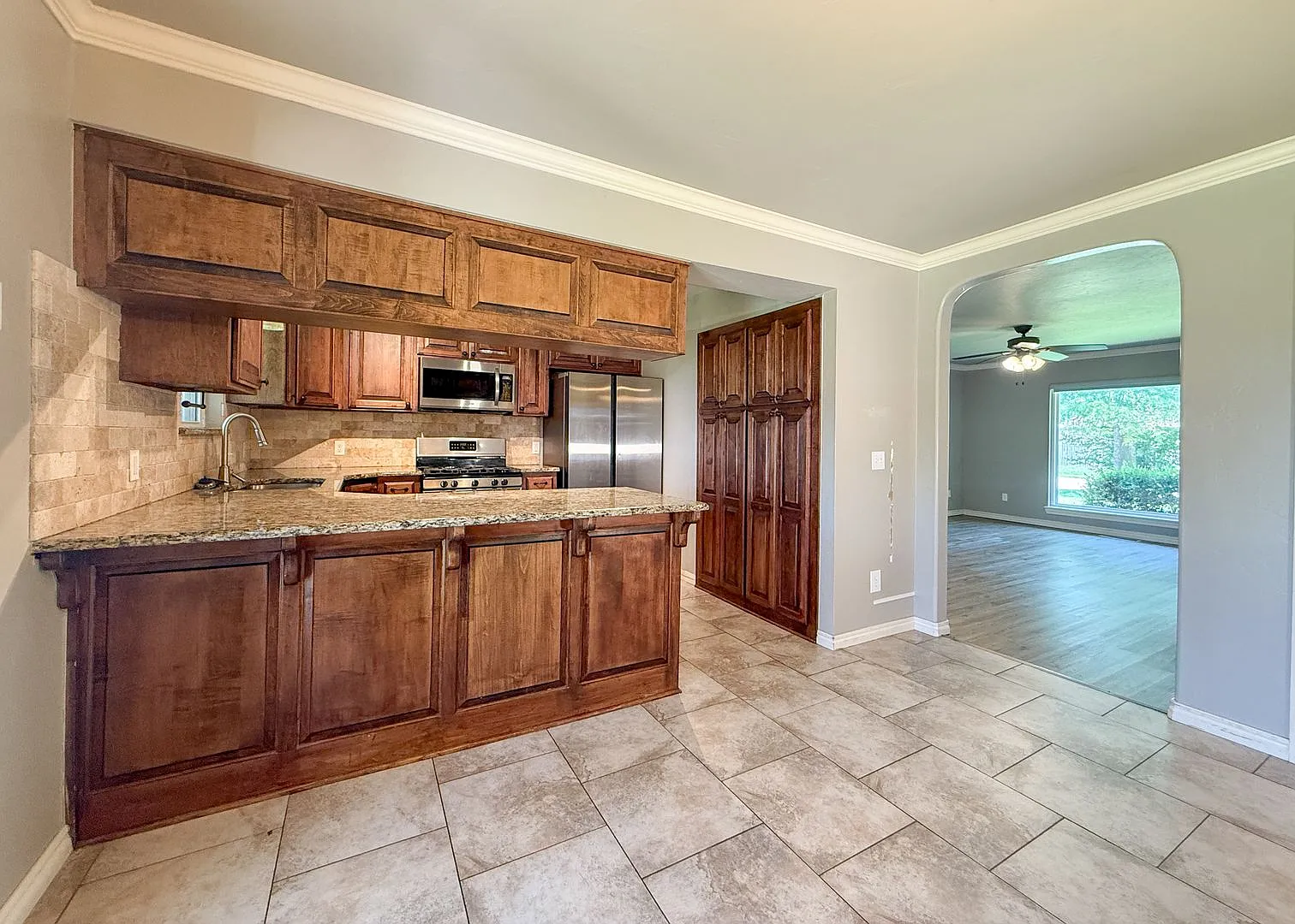 5 Bedrooms | 3 Bathrooms | 2 Car Garage | Moore Schools — Photo 2