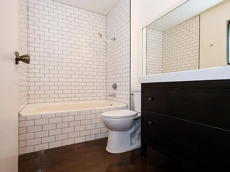 2226 Coroval Dr — Photo 14