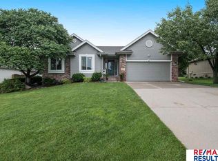 15104 Sherwood Ave, Omaha, NE 68116