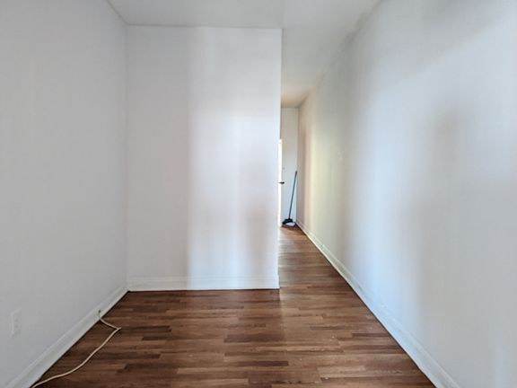 3rd image of 942 Flushing Ave APT 3R