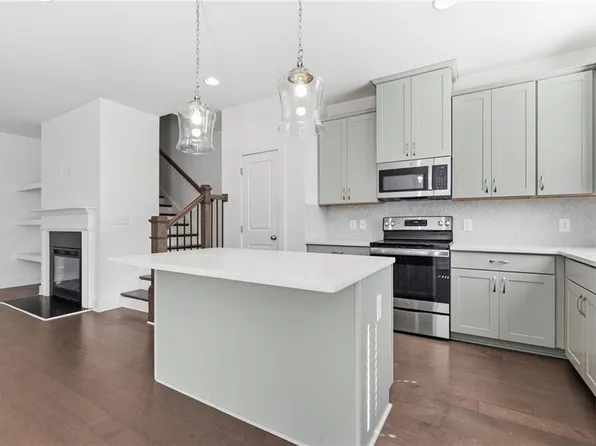 6413 Shalks Crossing Dr, Lithonia, GA 30058