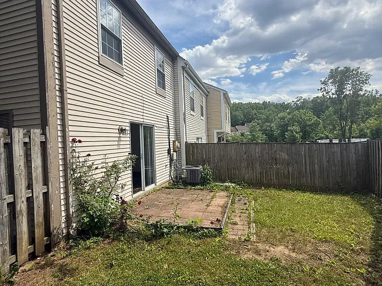 306 Hillside Ter — Photo 24