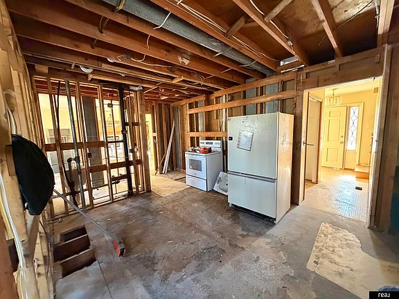 5th image of 12820 Westwood Ln