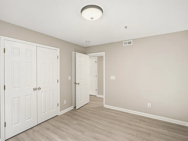 323 Ivy Glen Ct — Photo 22