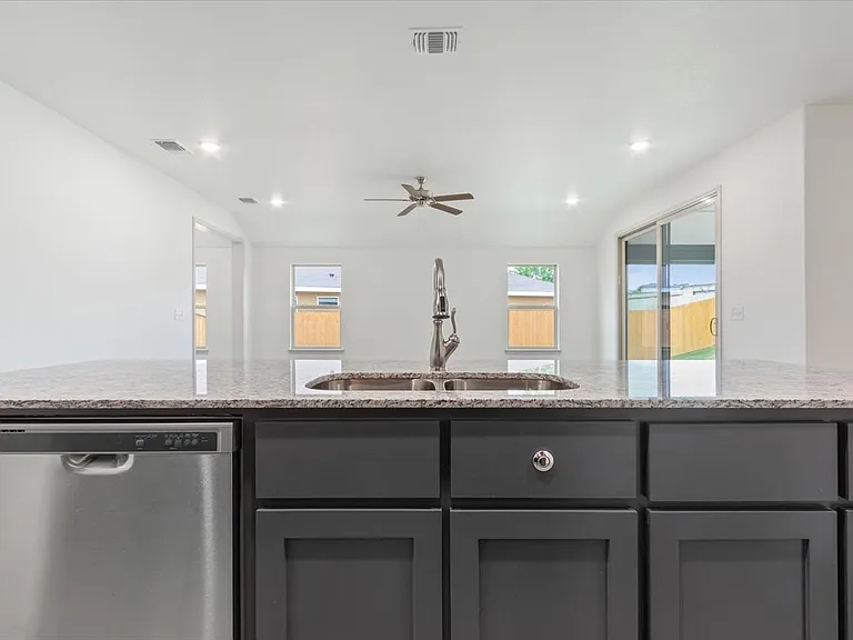 797 Freedom Cir — Photo 14