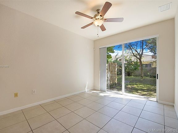 5th image of 1129 NE 31st Ter #1129