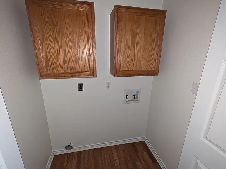 872 Lakeview Dr — Photo 10