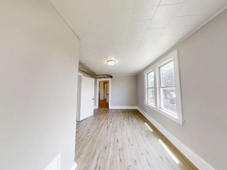 5009 Magoun Ave #D — Photo 5