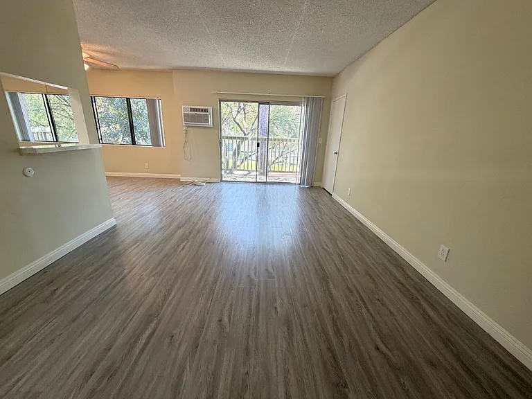 5245 Chesebro Rd — Photo 24