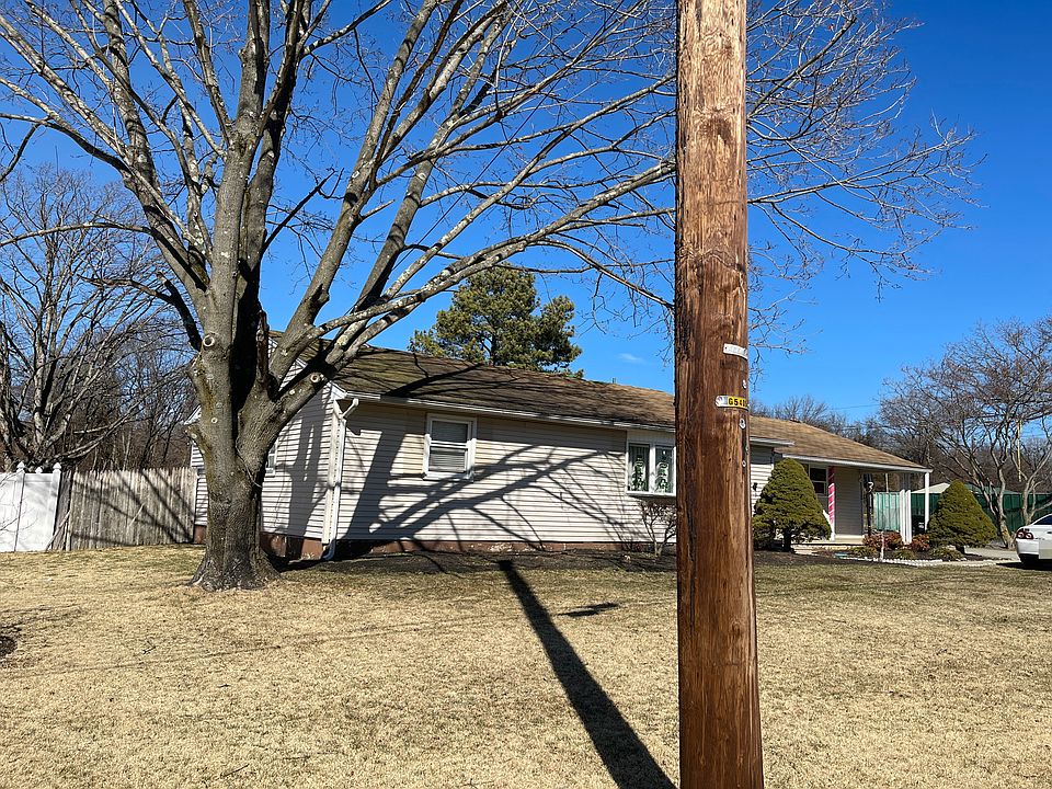 2nd image of 220 Burlington Ave