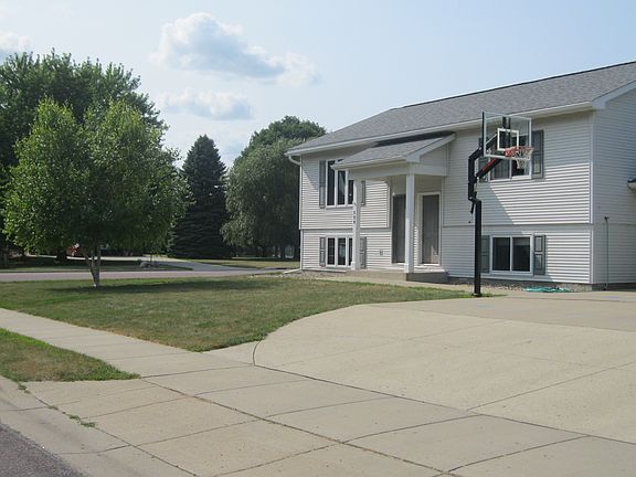 5th image of 588 Ivy Ln