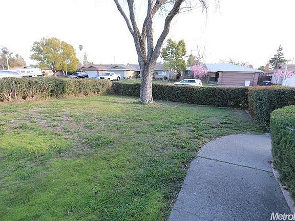 3rd image of 4601 Cedarwood Way