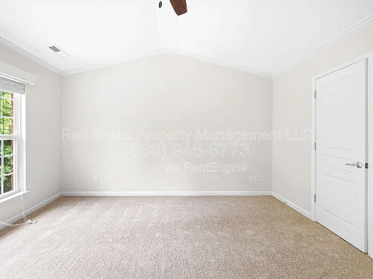 15426 Canmore St — Photo 11