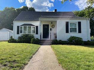 18 Loris Rd, Peabody, MA 01960