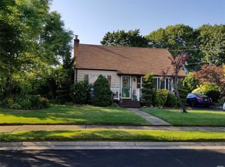 120 12th St, West Babylon, NY 11704